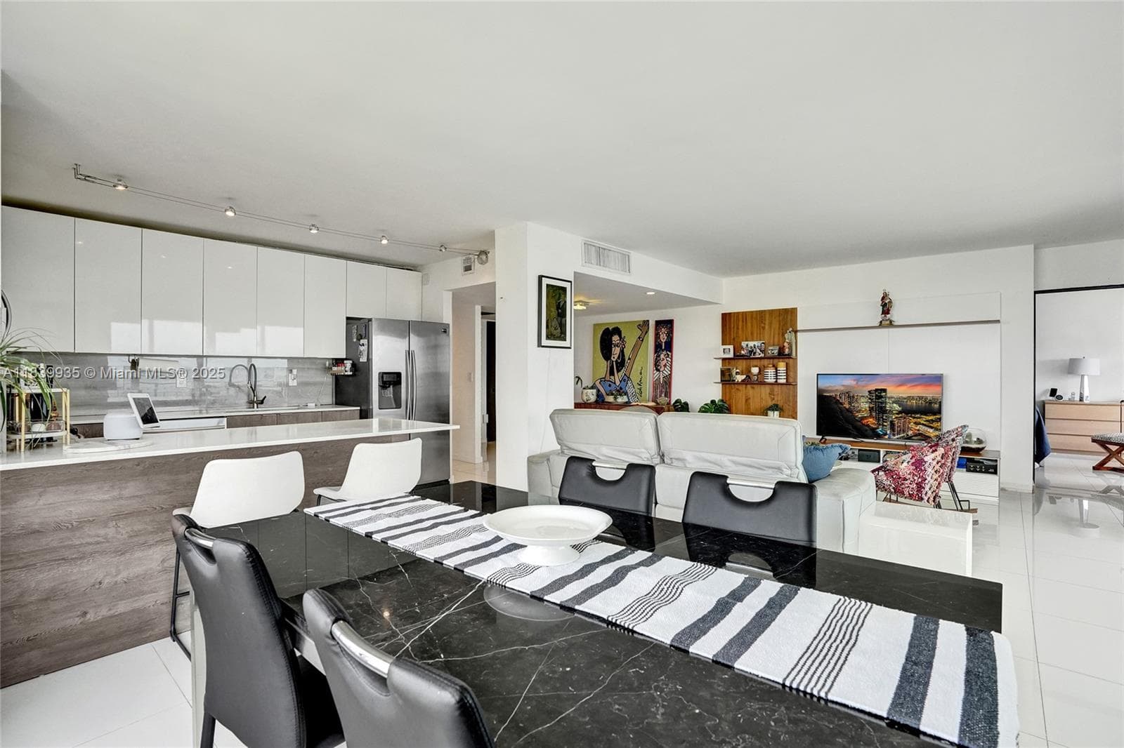 11111 Biscayne Blvd # 1915, Miami FL 33181 — 36