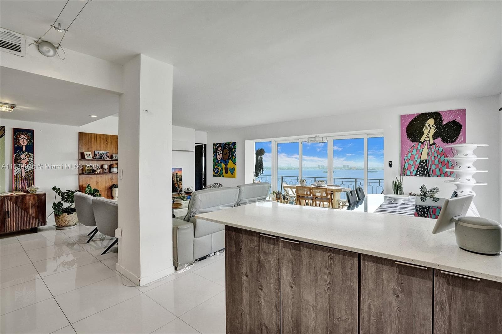 11111 Biscayne Blvd # 1915, Miami FL 33181 — 10