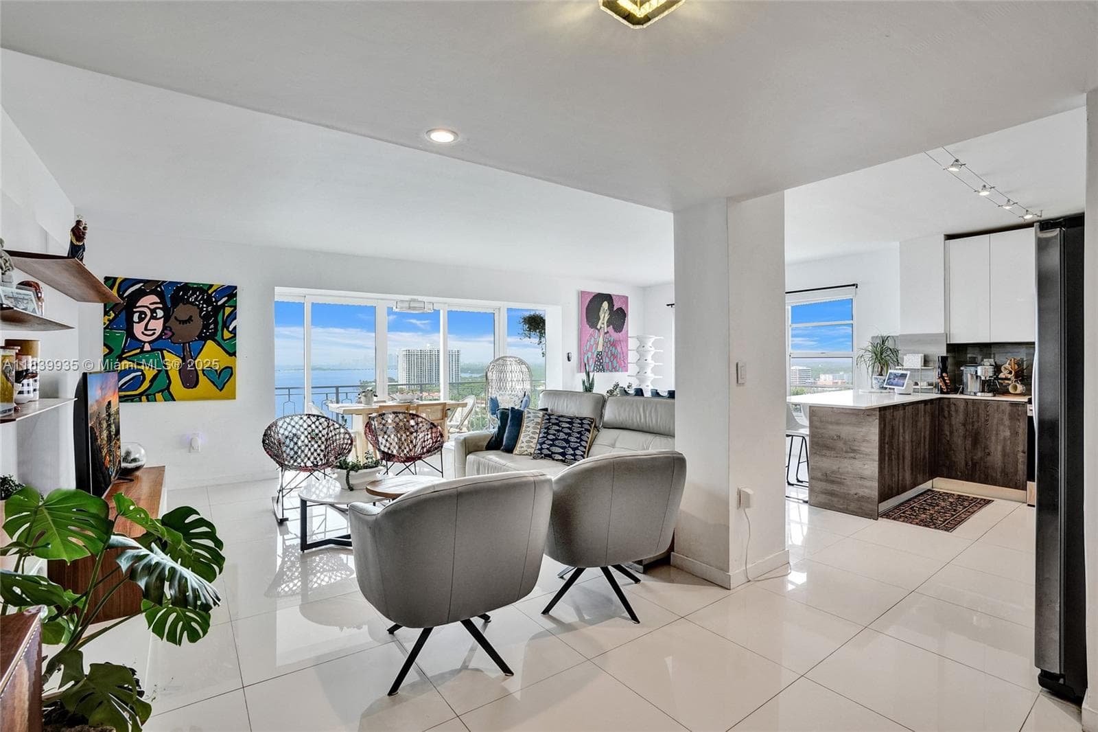 11111 Biscayne Blvd # 1915, Miami FL 33181 — 15