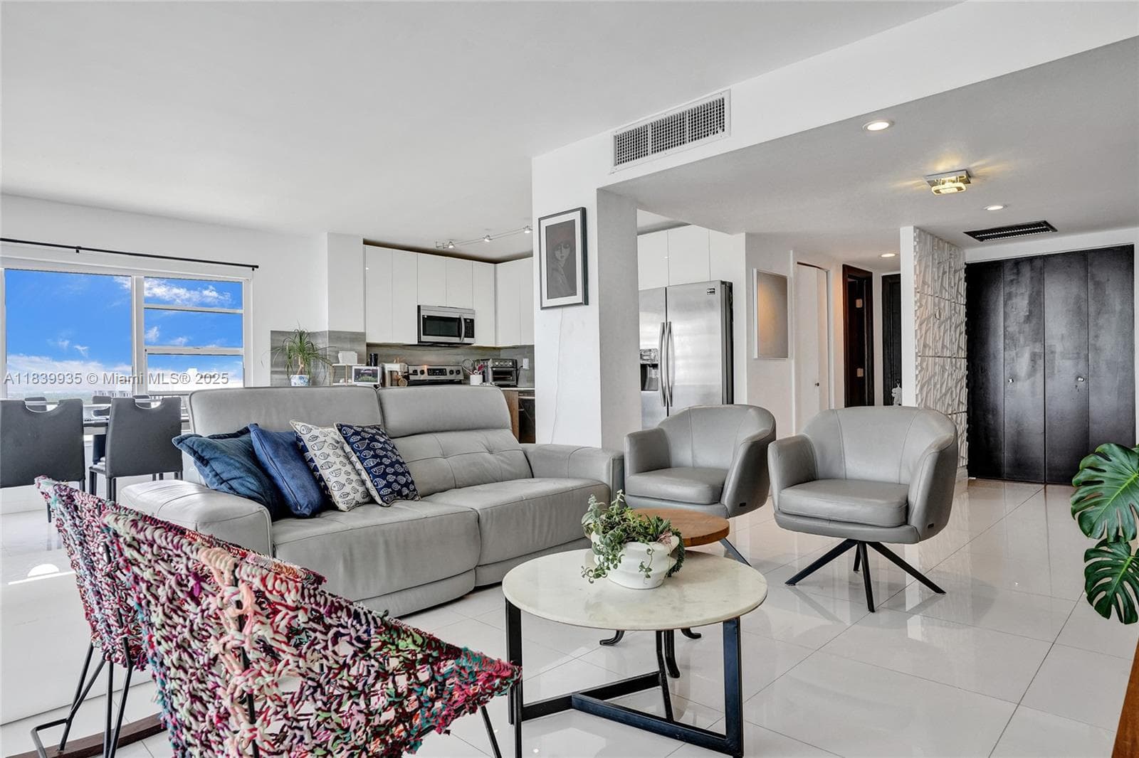 11111 Biscayne Blvd # 1915, Miami FL 33181 — 40
