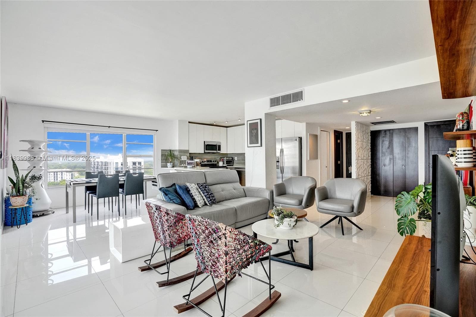 11111 Biscayne Blvd # 1915, Miami FL 33181 — 39