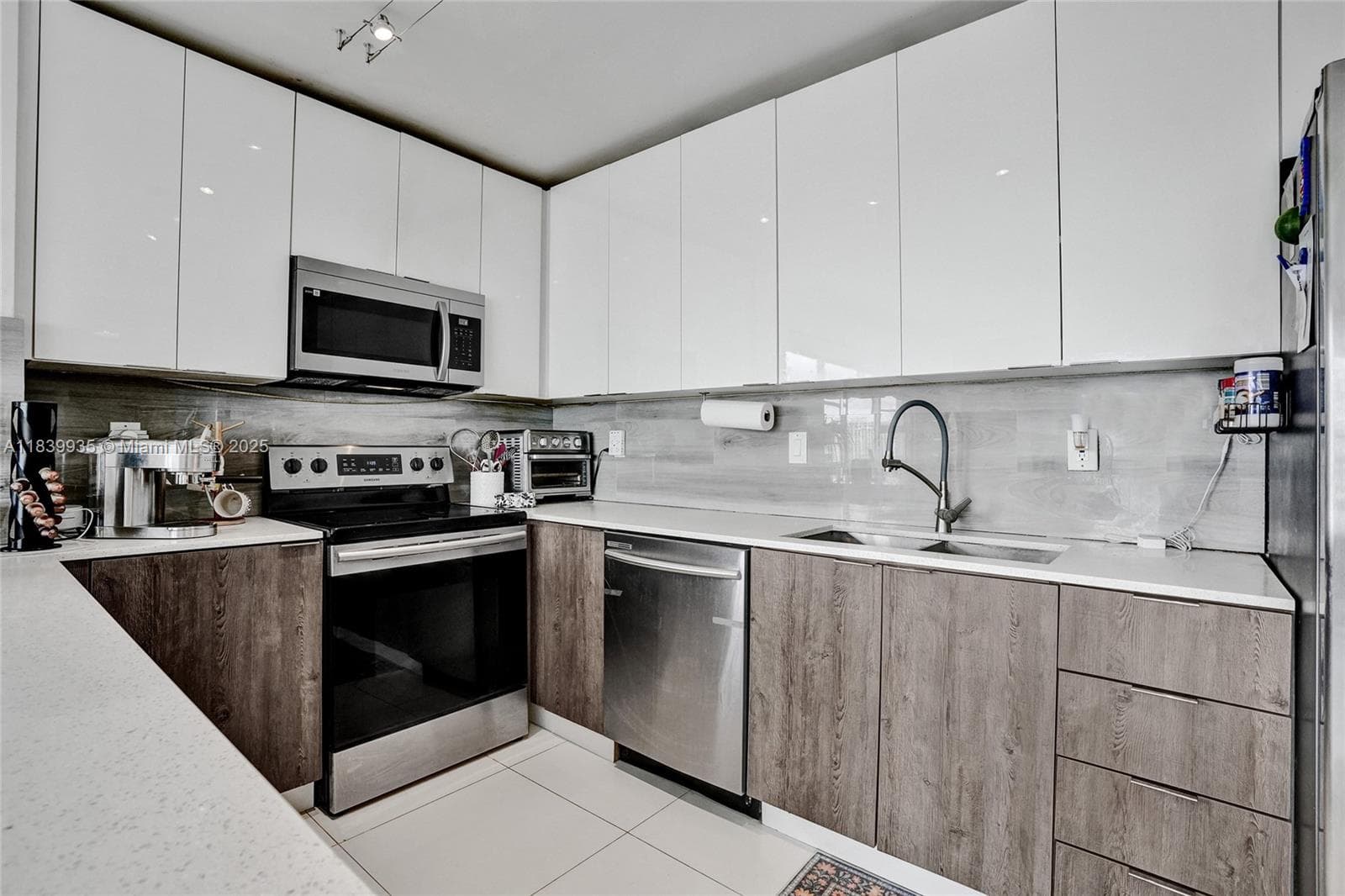11111 Biscayne Blvd # 1915, Miami FL 33181 — 8