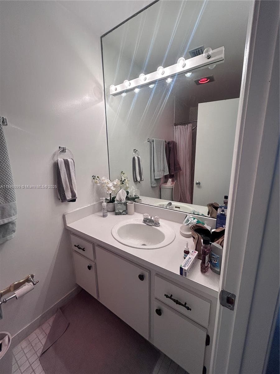 324 Poinciana Dr # 906, Sunny Isles Beach FL 33160 — 22