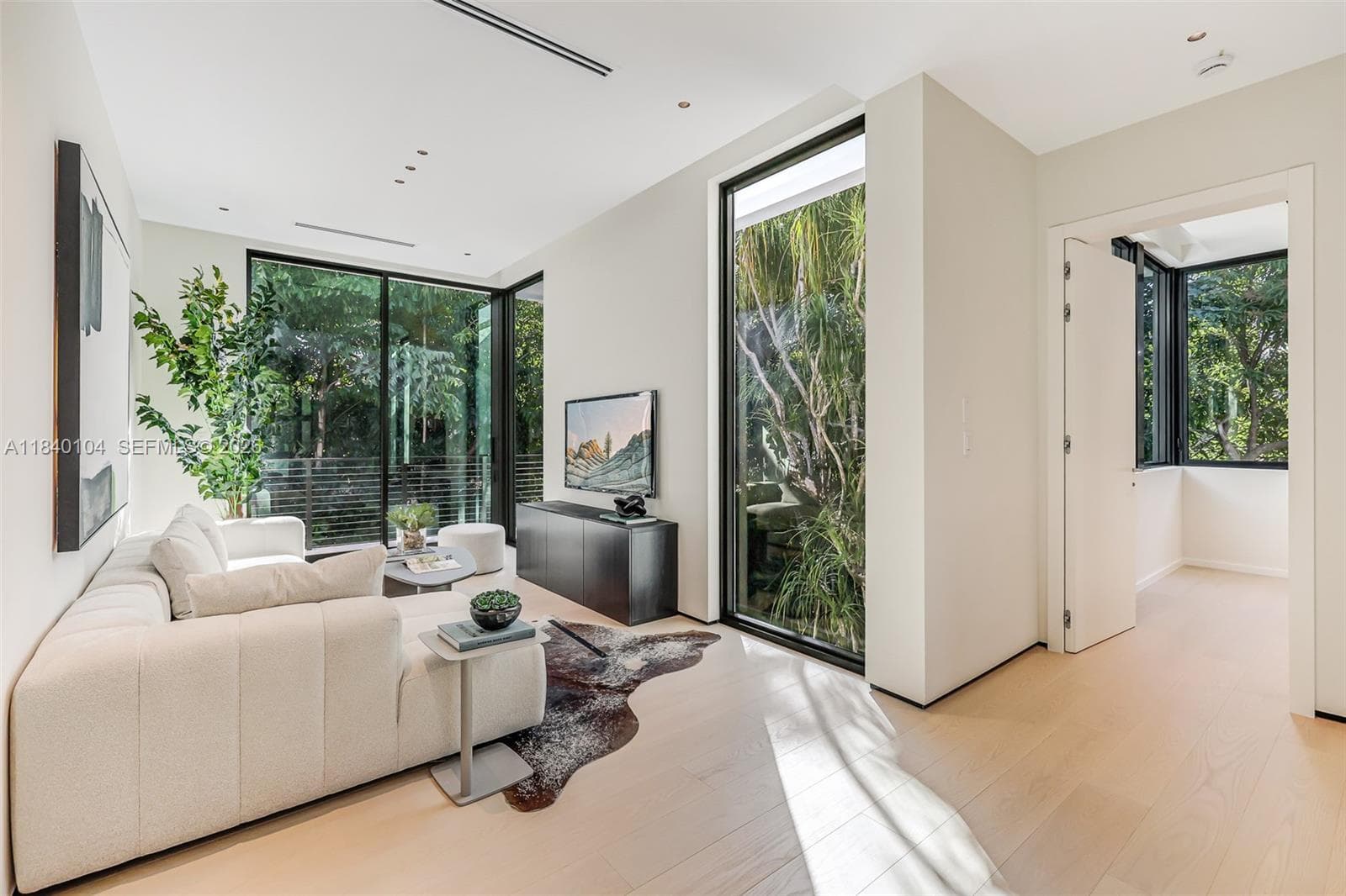 3860 Little Ave, Miami FL 33133 — 15