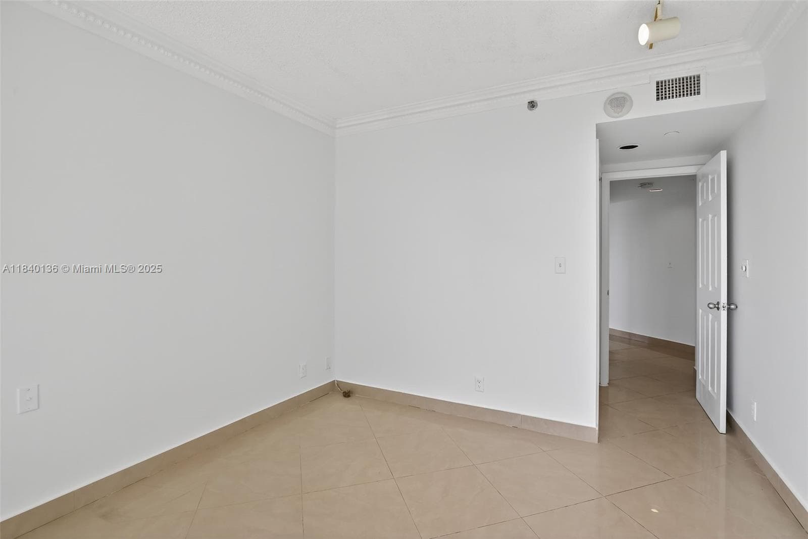 20185 E Country Club Dr # 1405, Aventura FL 33180 — 30