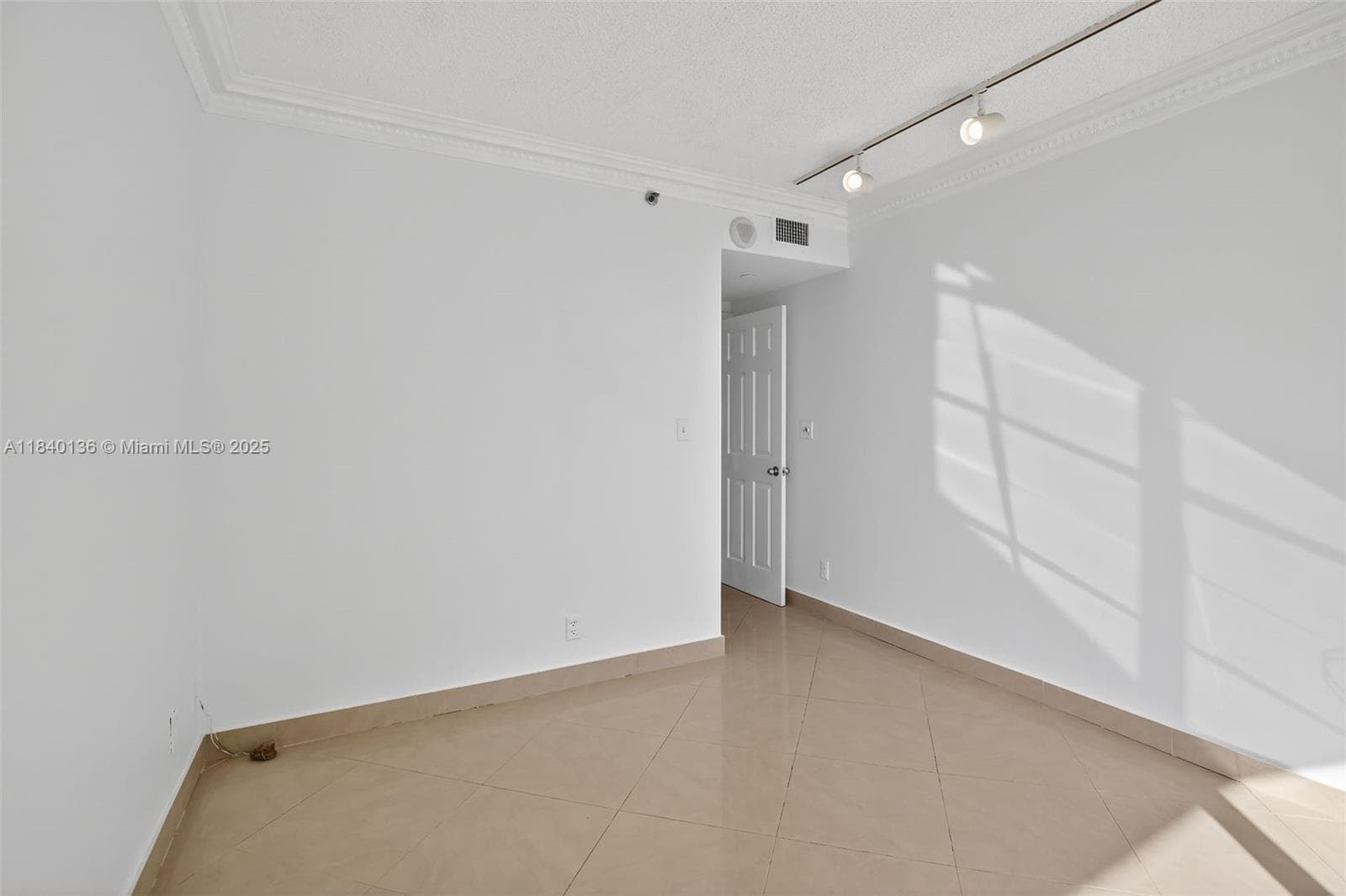 20185 E Country Club Dr # 1405, Aventura FL 33180 — 31