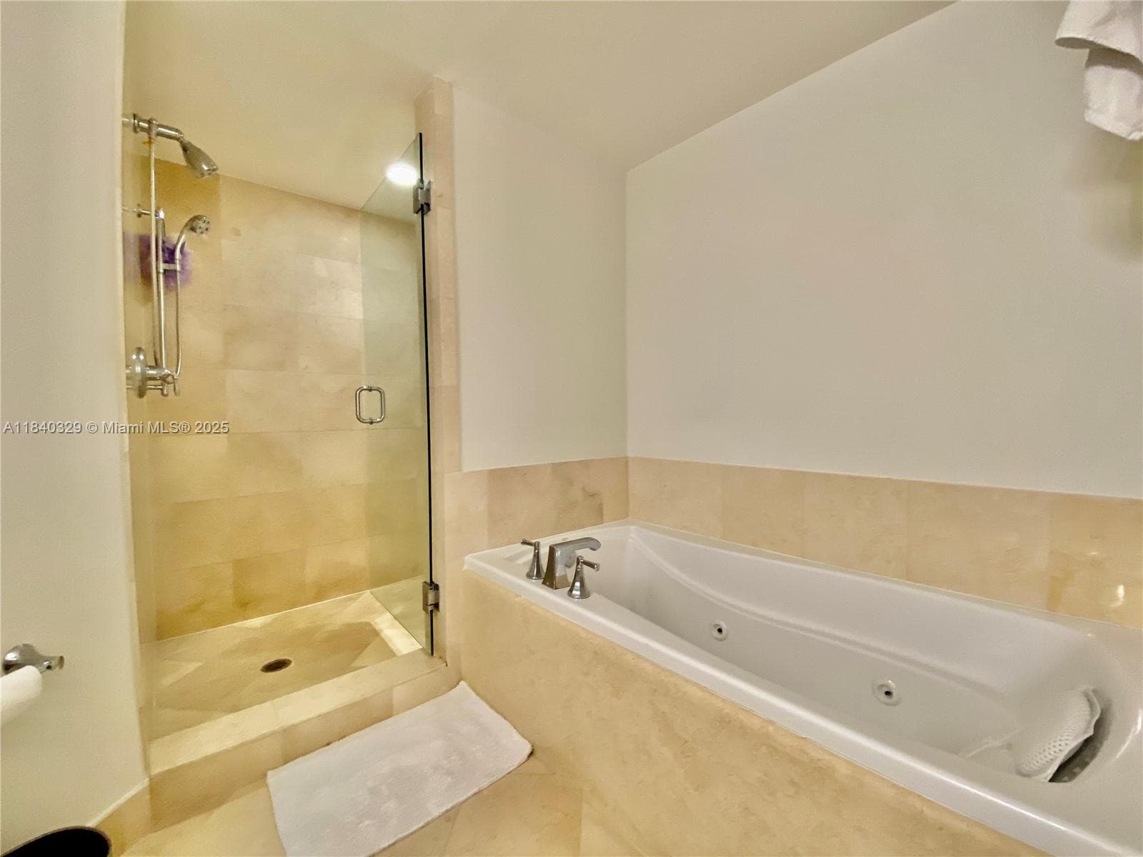 19900 E Country Club Dr # 1220, Aventura FL 33180 — 15