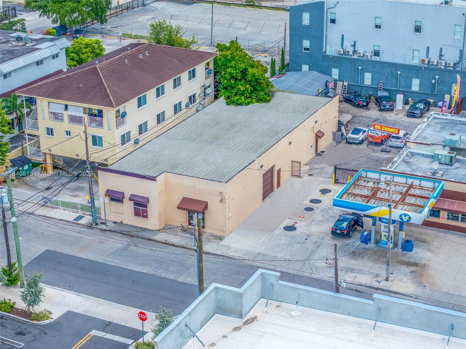 999 W Flagler St, Miami FL 33130 — 29