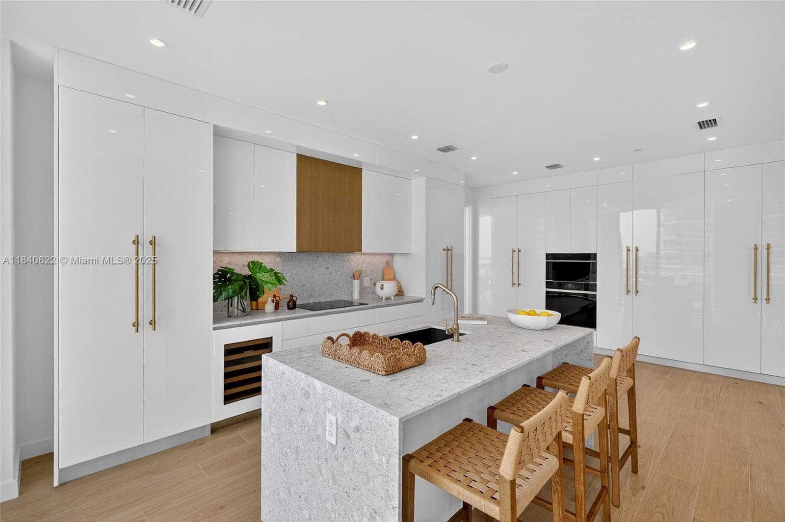 2655 S Bayshore Dr # 1401, Miami FL 33133 — 22