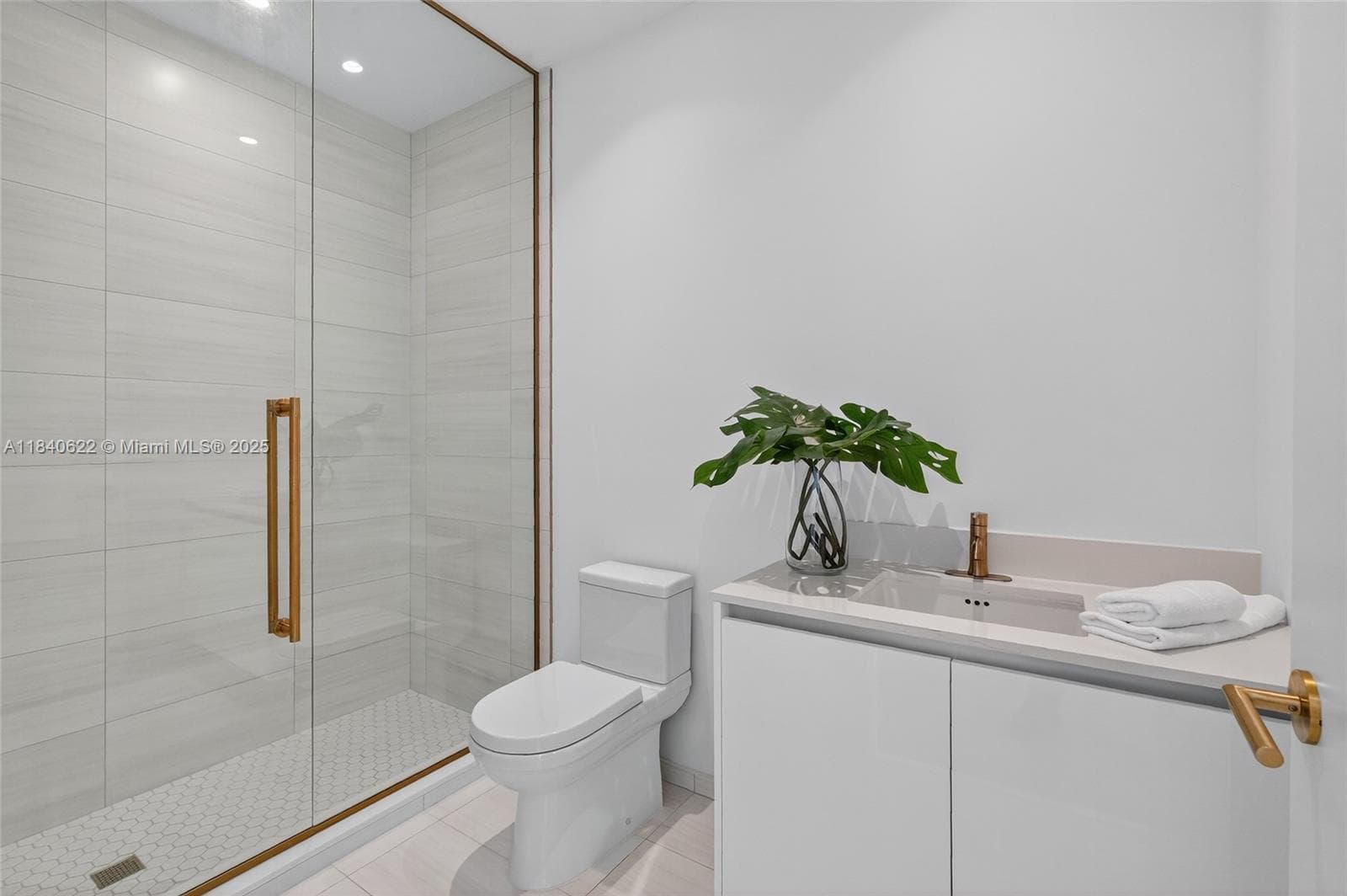 2655 S Bayshore Dr # 1401, Miami FL 33133 — 61