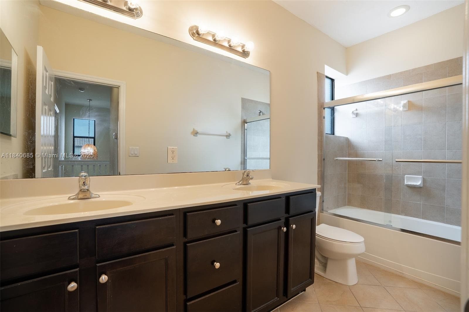 423 SE 33rd Ter, Homestead FL 33033 — 22