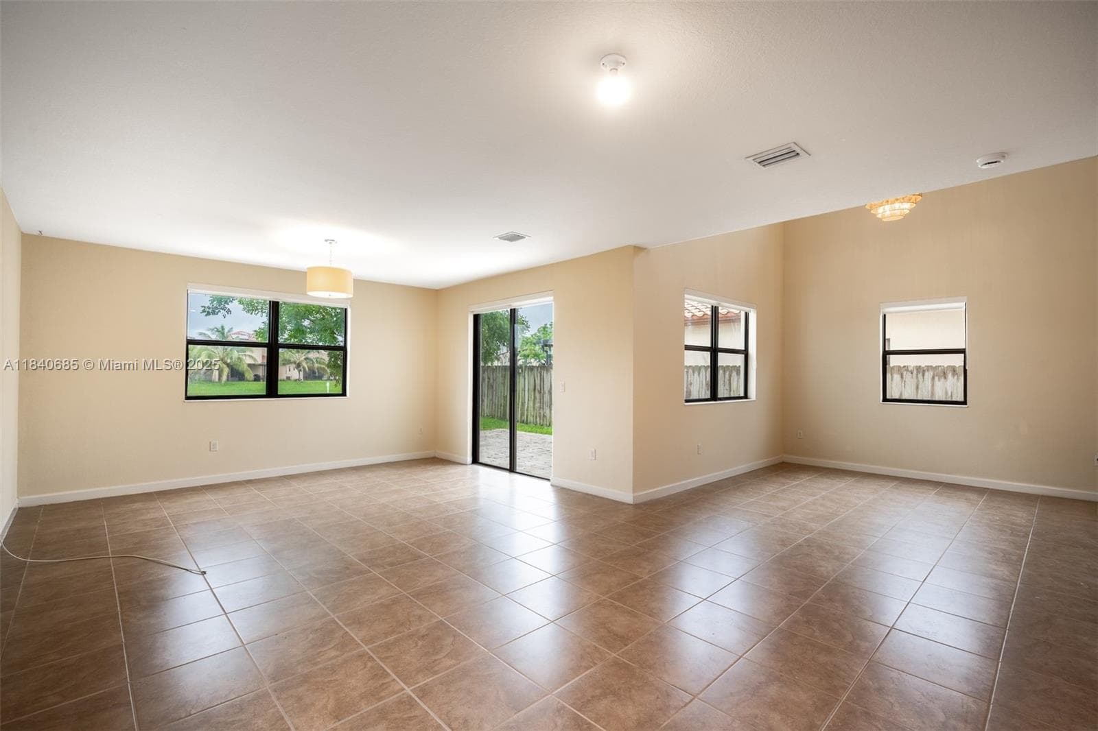 423 SE 33rd Ter, Homestead FL 33033 — 10