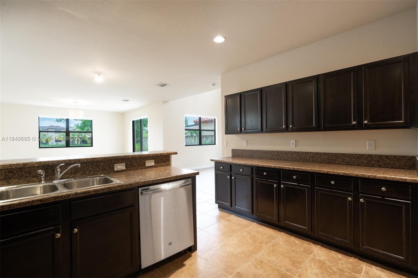 423 SE 33rd Ter, Homestead FL 33033 — 8