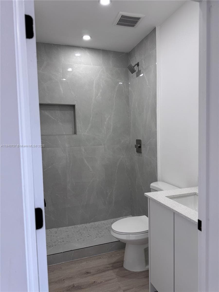 950 79th Ter, Miami Beach FL 33141 — 6