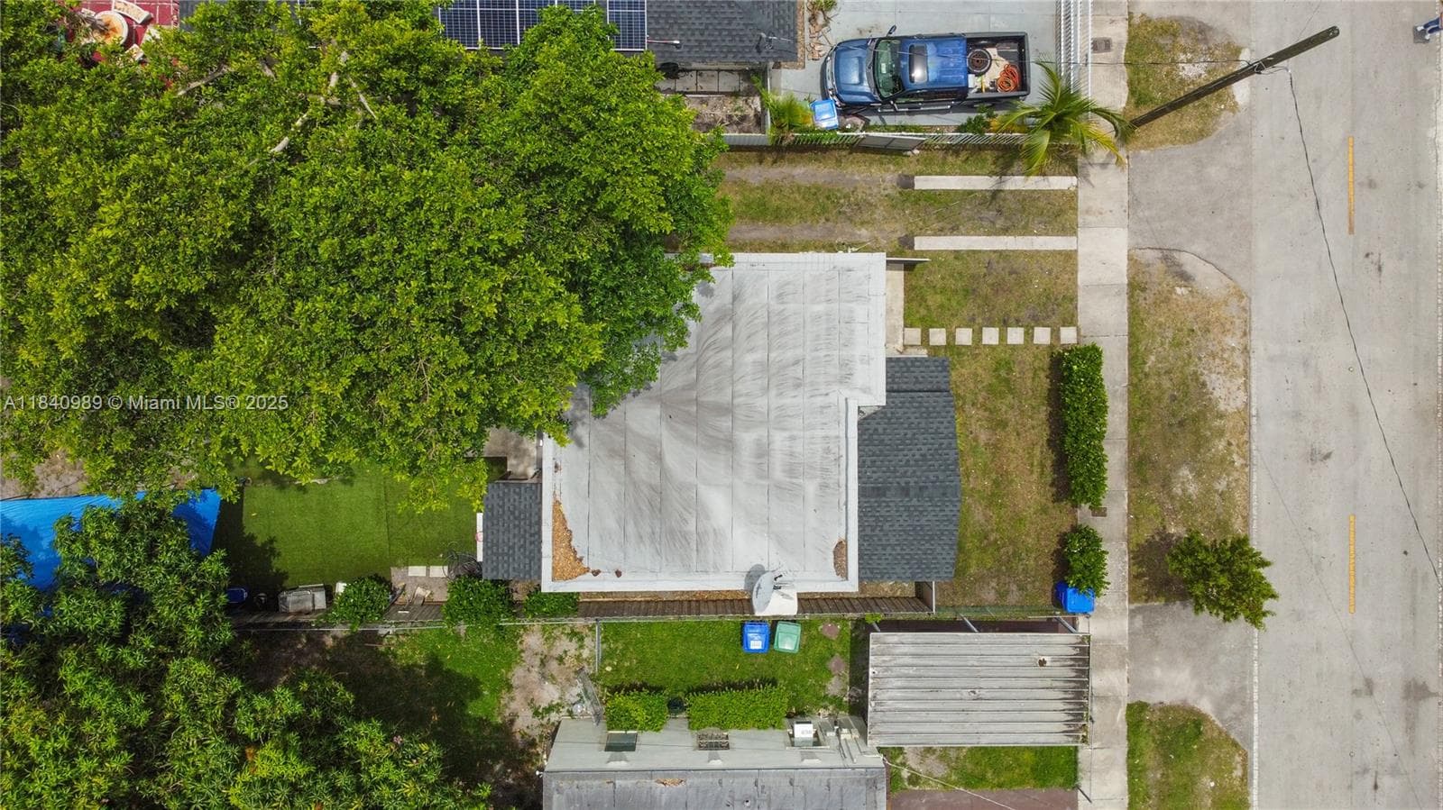 1745 NW 49th St, Miami FL 33142 — 27