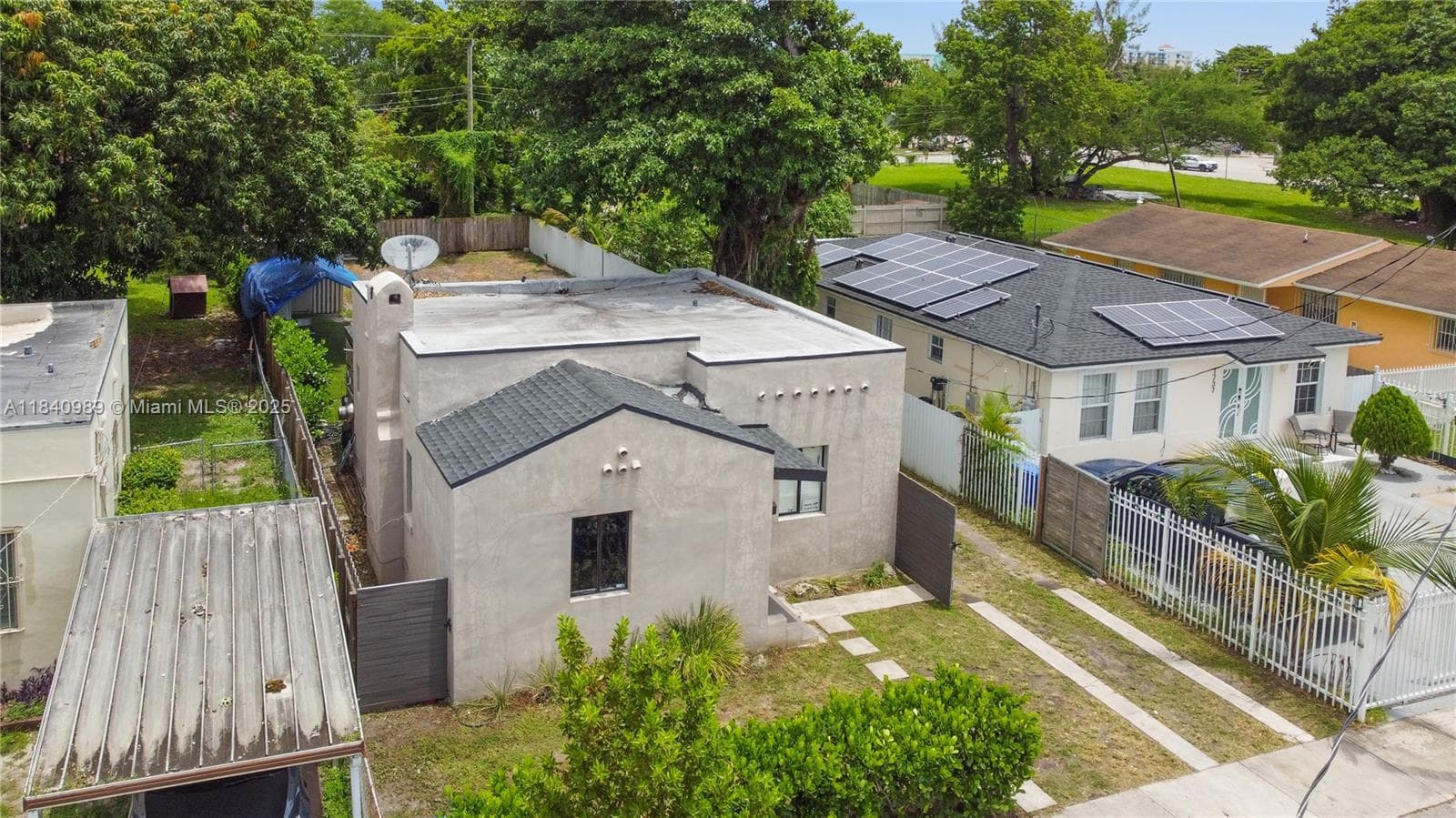 1745 NW 49th St, Miami FL 33142 — 26