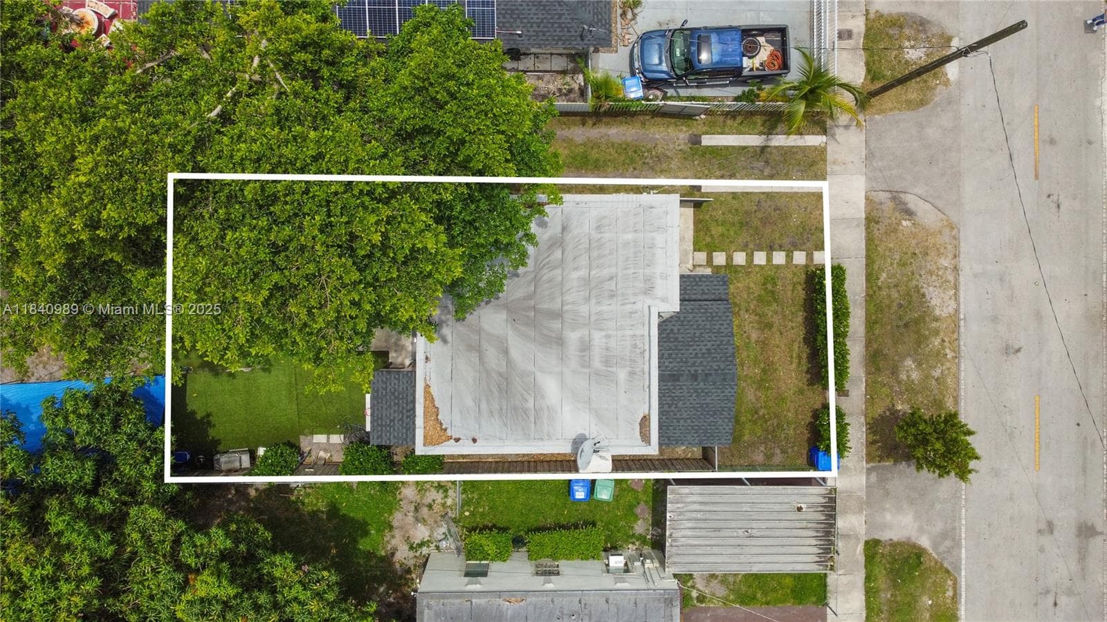1745 NW 49th St, Miami FL 33142 — 28