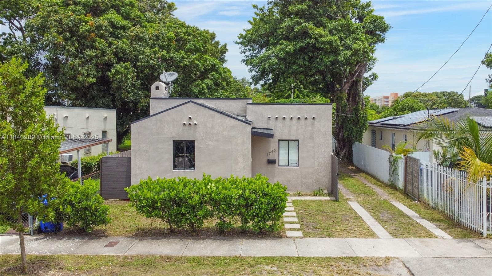 1745 NW 49th St, Miami FL 33142 — 25