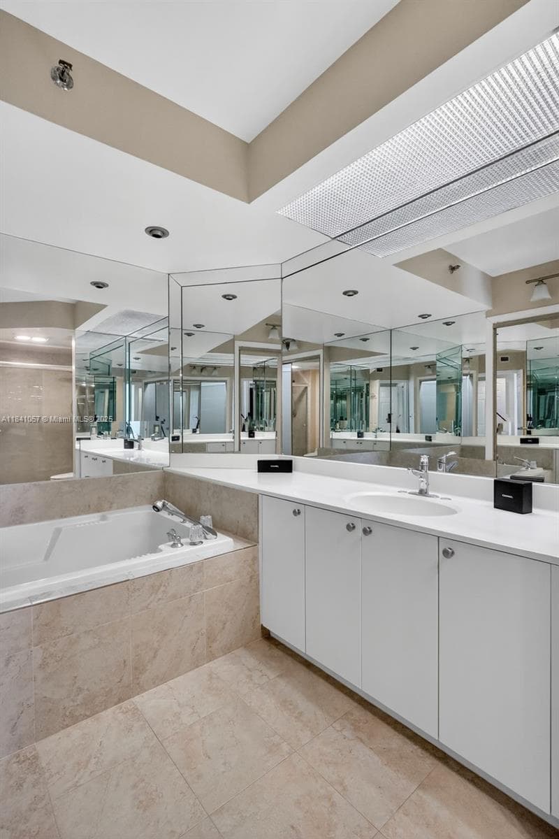 20185 E Country Club Dr, Aventura FL 33180 — 36