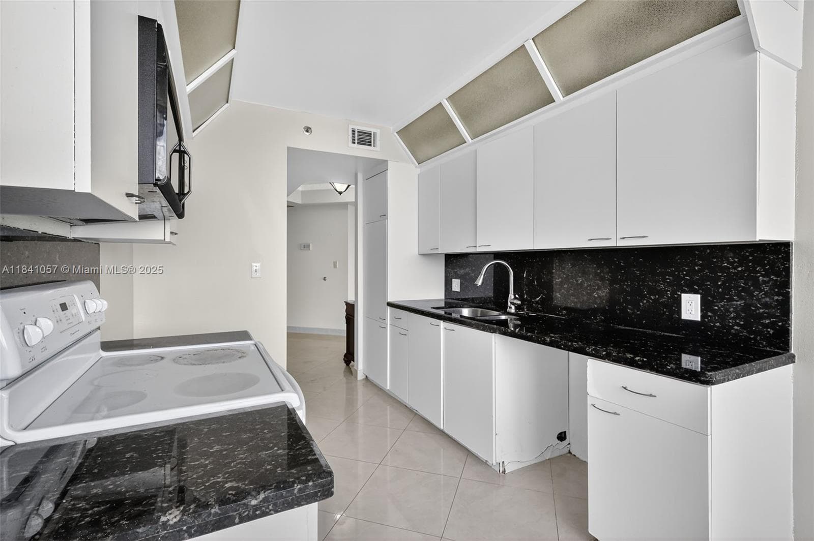 20185 E Country Club Dr, Aventura FL 33180 — 30