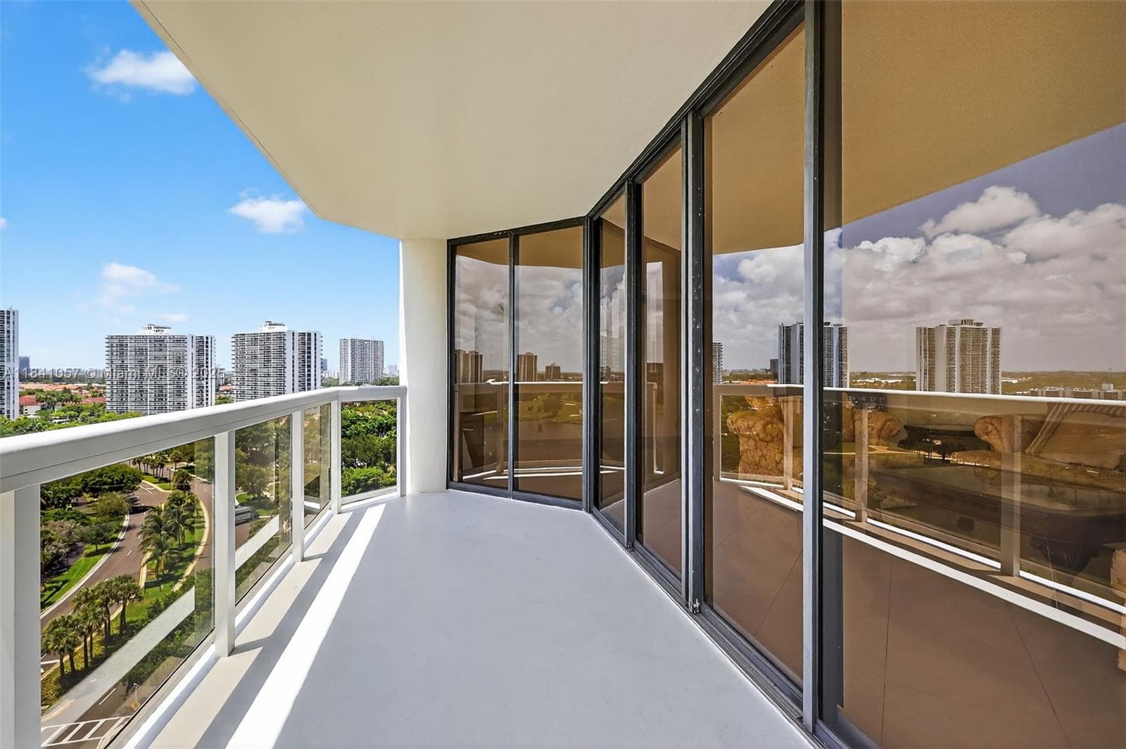 20185 E Country Club Dr, Aventura FL 33180 — 41
