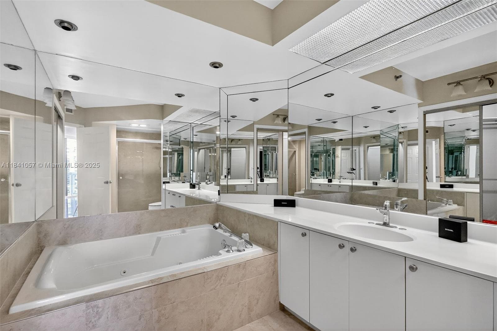 20185 E Country Club Dr, Aventura FL 33180 — 35