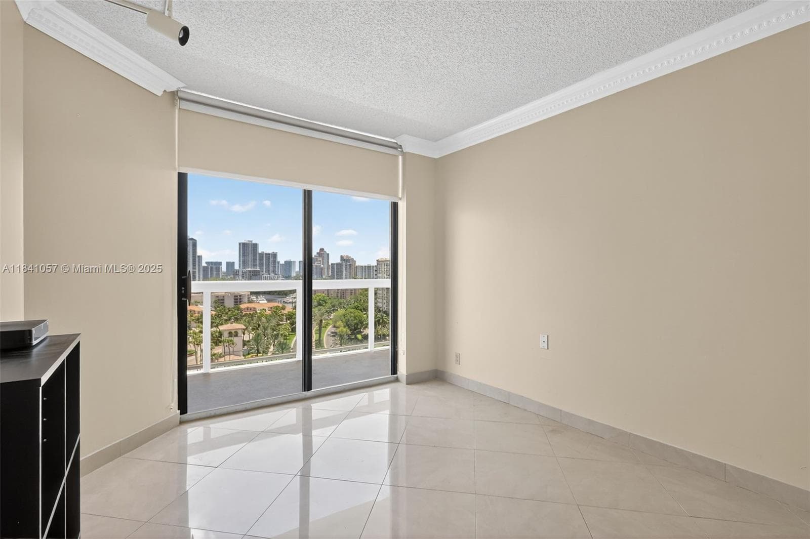 20185 E Country Club Dr, Aventura FL 33180 — 31