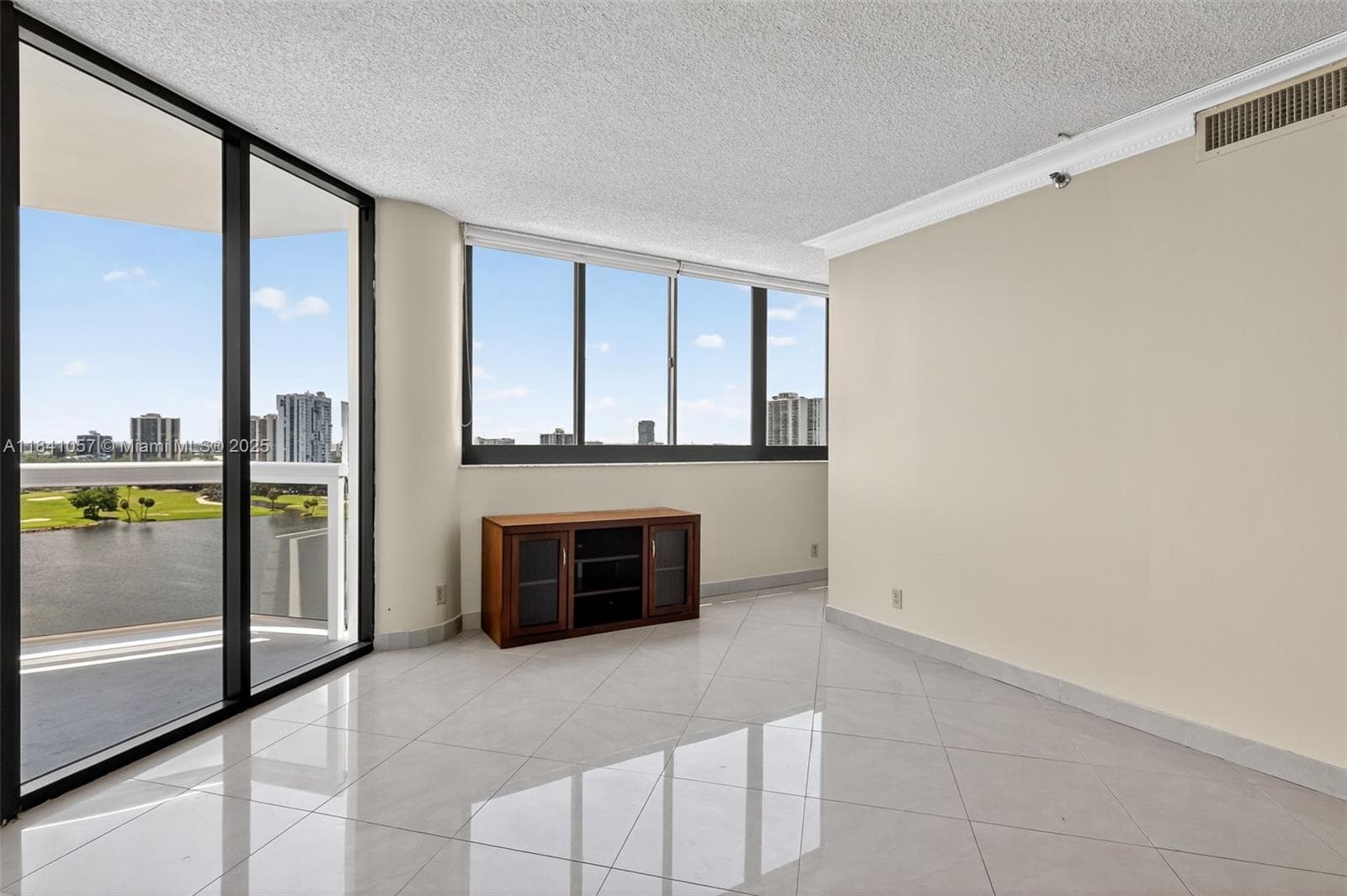 20185 E Country Club Dr, Aventura FL 33180 — 29