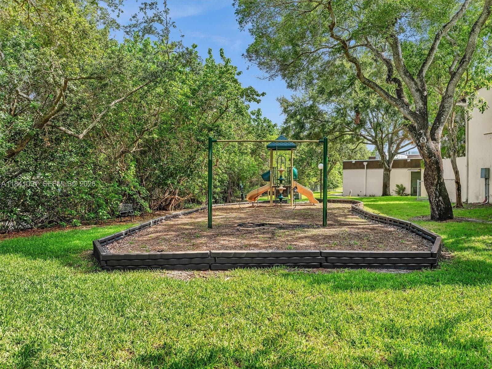 19200 NE 25th Ave # 323C, Miami FL 33180 — 47