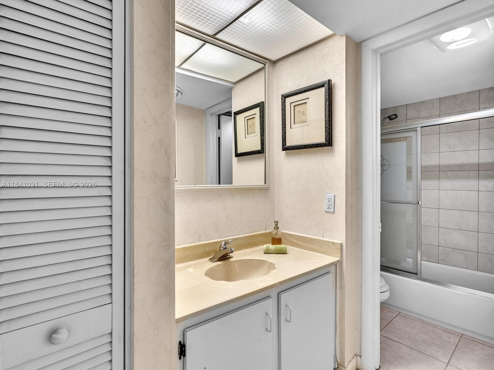 19200 NE 25th Ave # 323C, Miami FL 33180 — 28