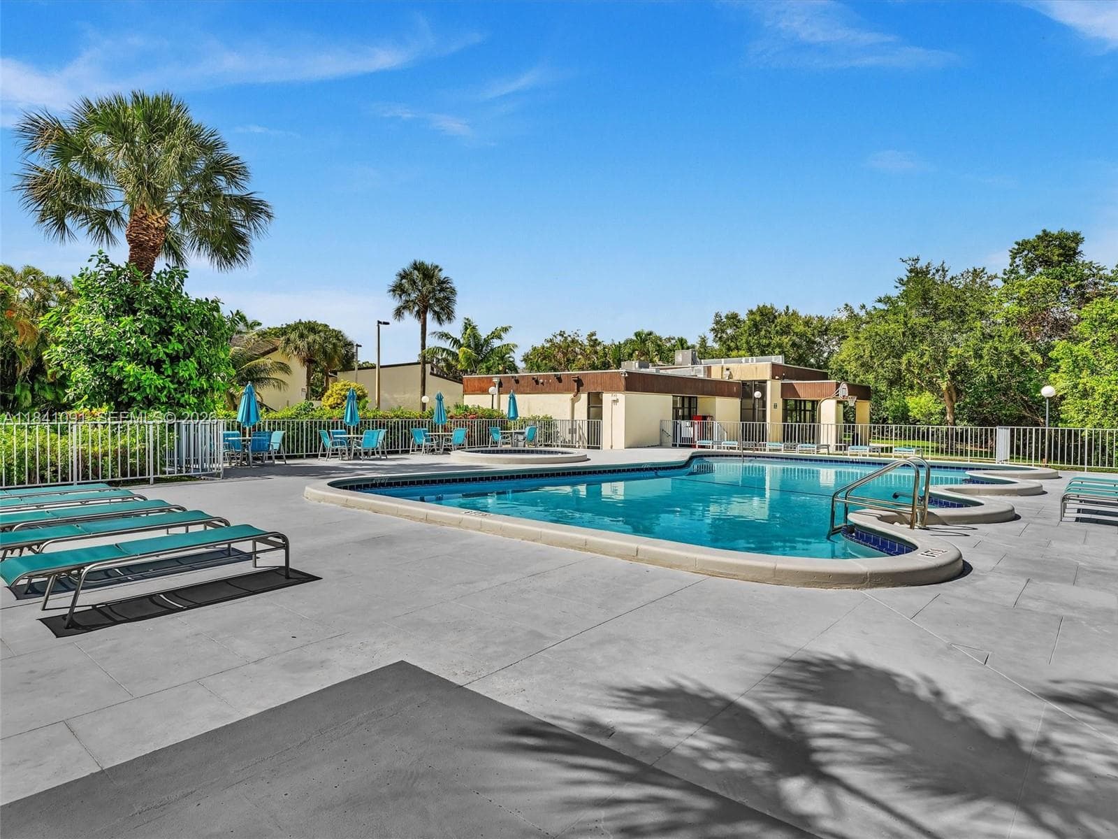 19200 NE 25th Ave # 323C, Miami FL 33180 — 50