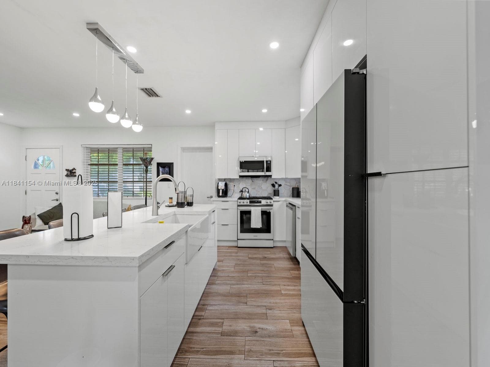 19711 Whispering Pines Rd, Cutler Bay FL 33157 — 7