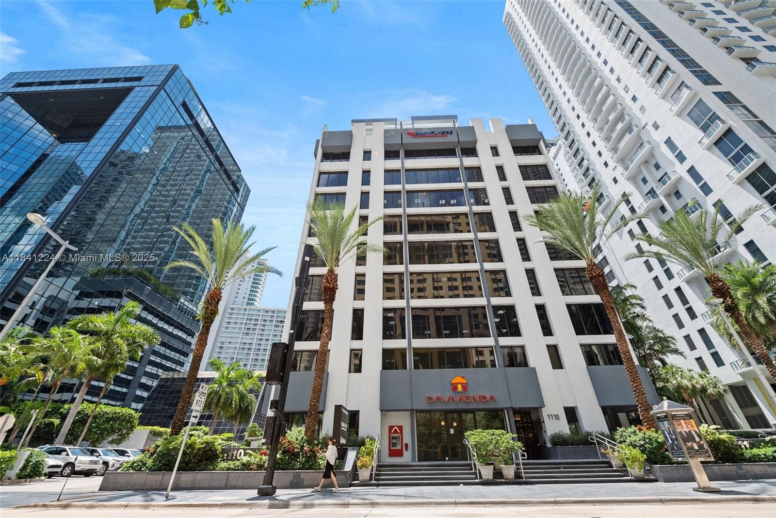 1110 Brickell Ave # 609B, Miami FL 33131 — 23