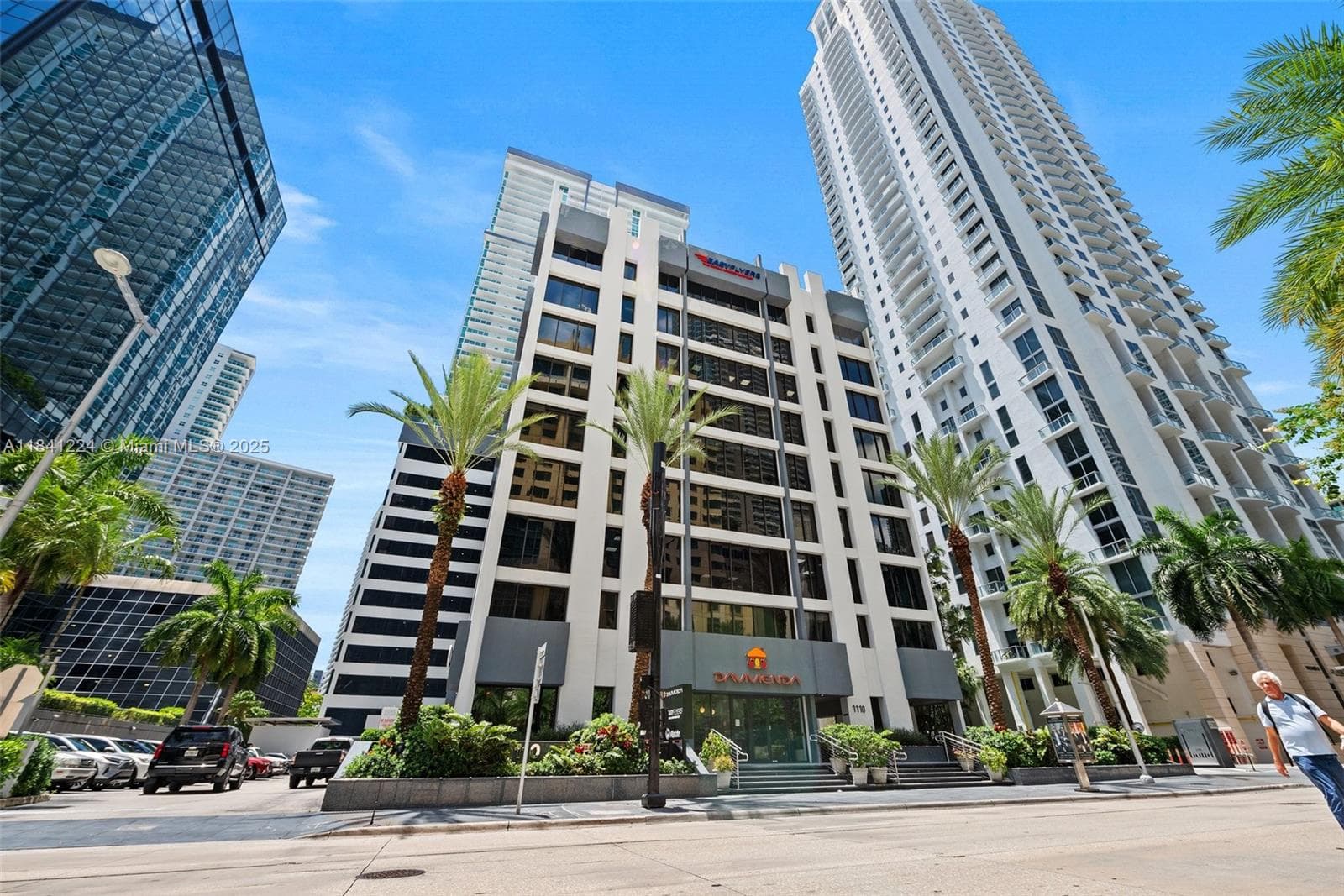 1110 Brickell Ave # 609B, Miami FL 33131 — 1