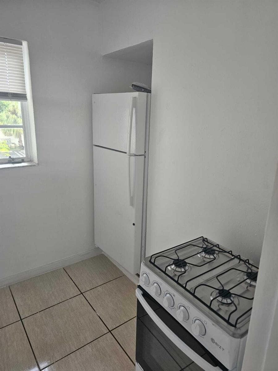 630 84th Street # 28, Miami Beach FL 33141 — 10