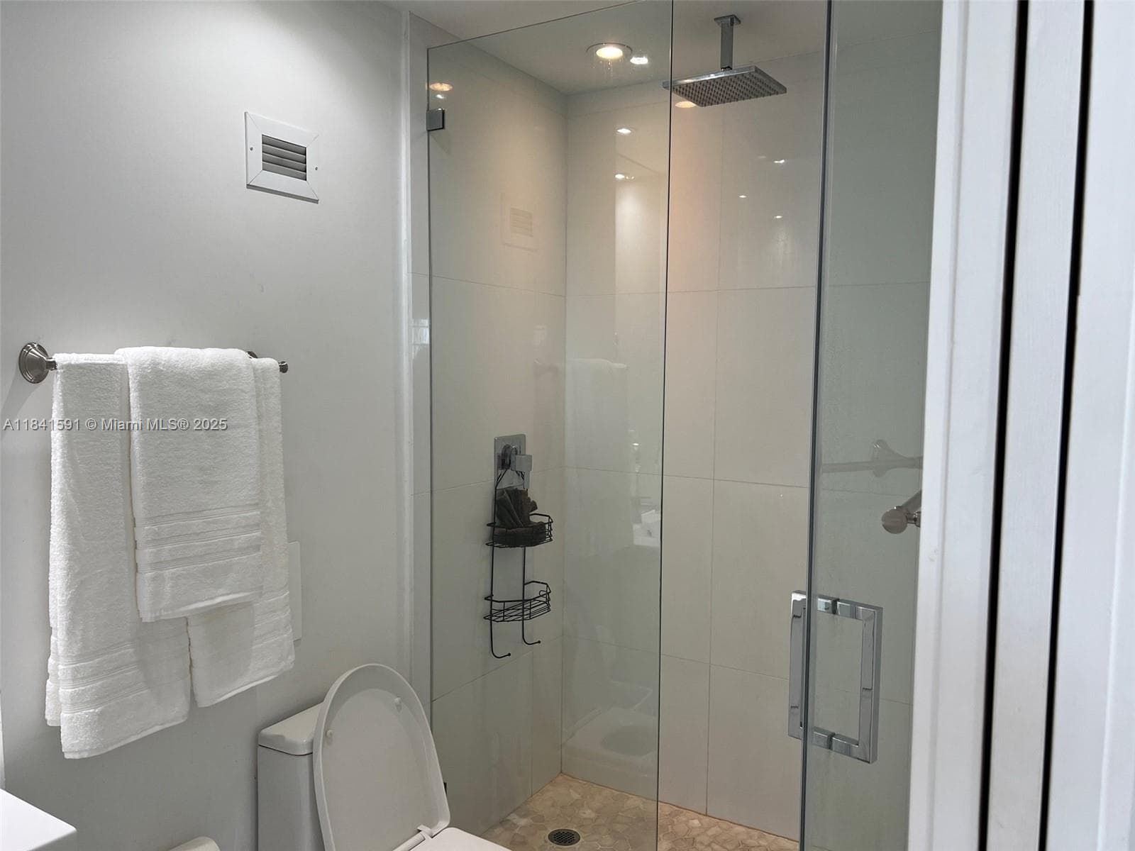 100 Lincoln Rd # 1601, Miami Beach FL 33139 — 16