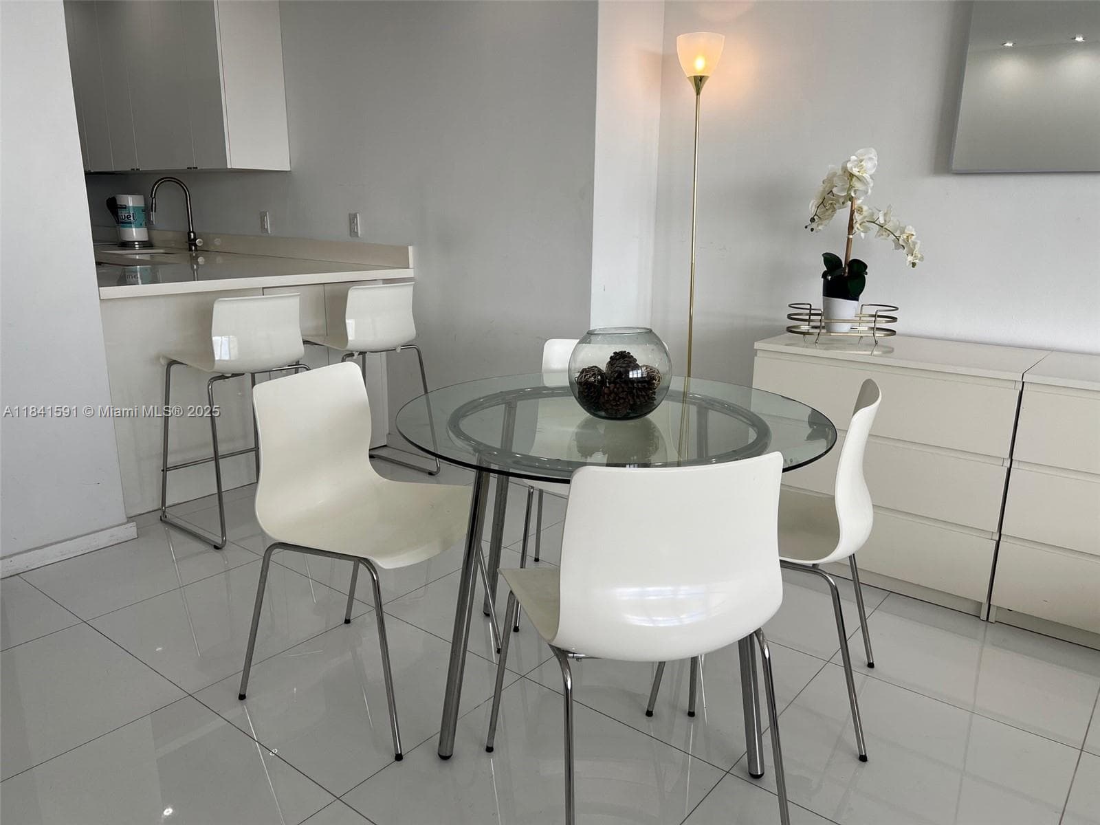 100 Lincoln Rd # 1601, Miami Beach FL 33139 — 3