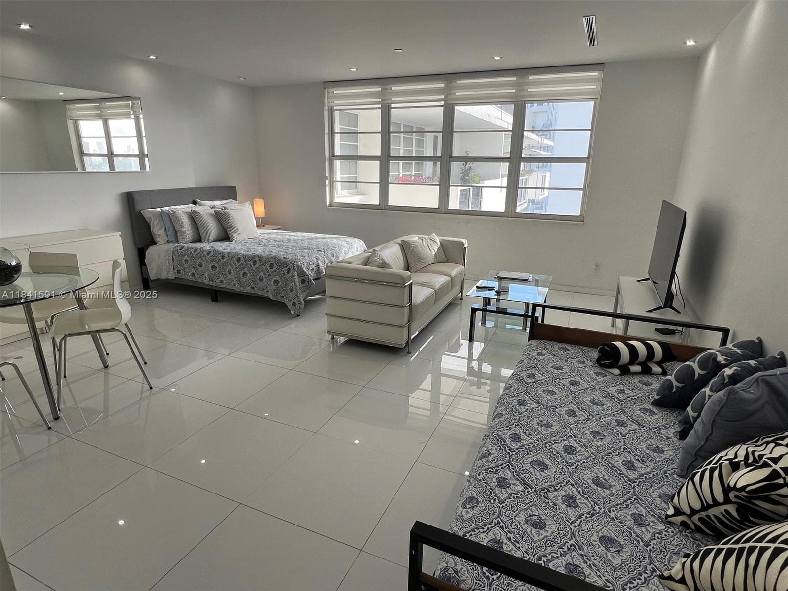 100 Lincoln Rd # 1601, Miami Beach FL 33139 — 10