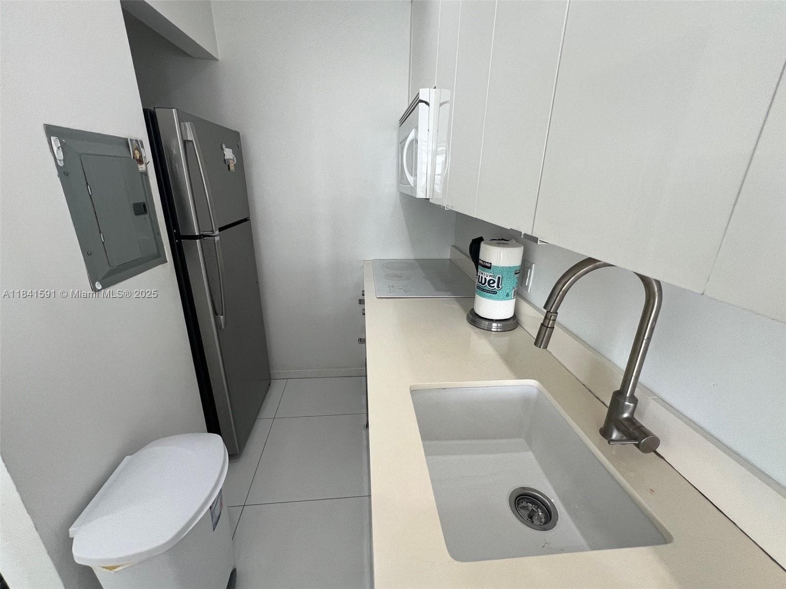 100 Lincoln Rd # 1601, Miami Beach FL 33139 — 15