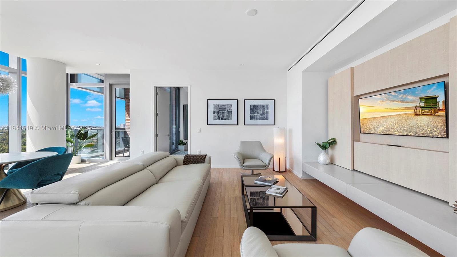 2901 Collins Ave # 1403, Miami Beach FL 33140 — 2