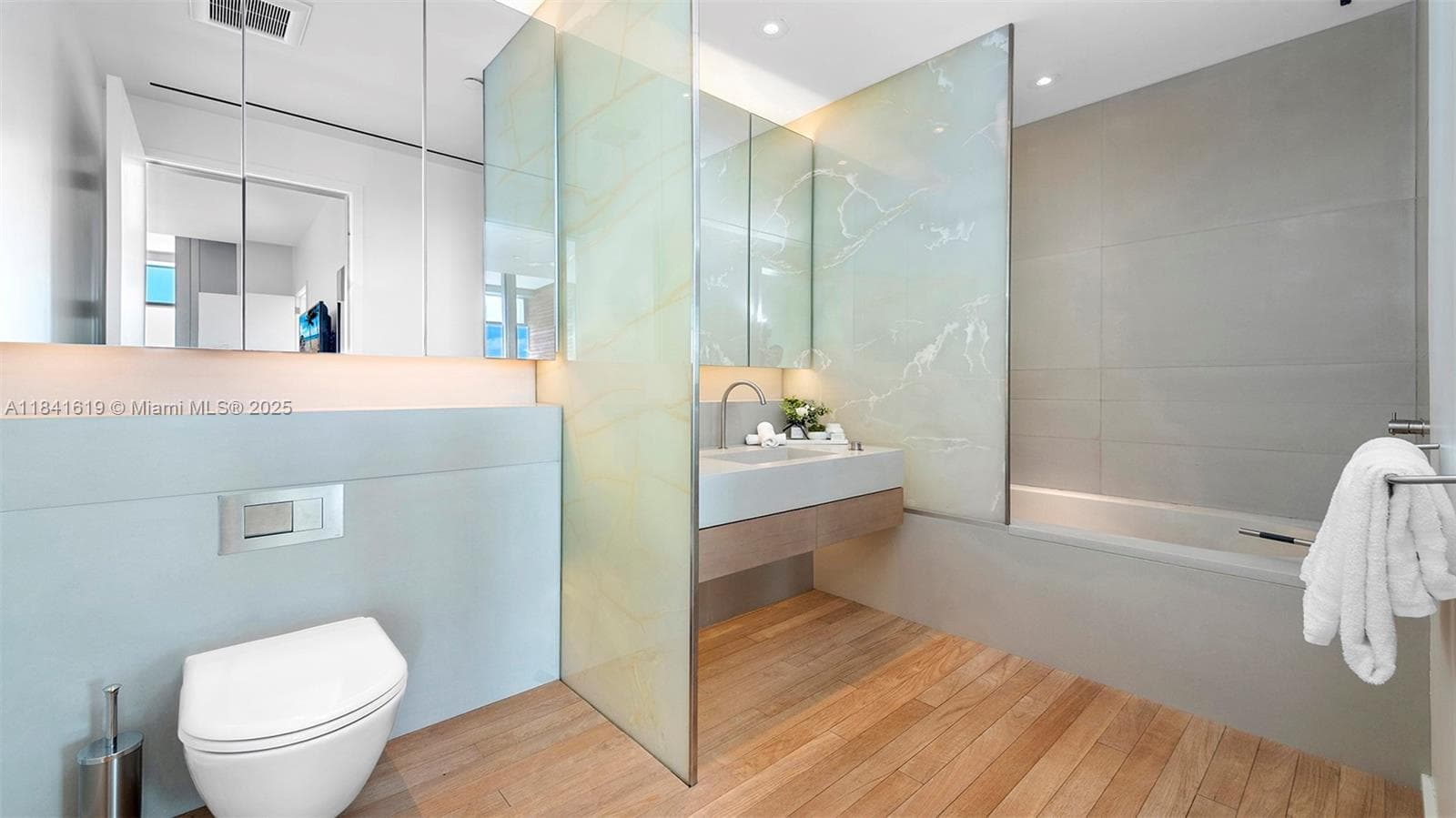 2901 Collins Ave # 1403, Miami Beach FL 33140 — 16