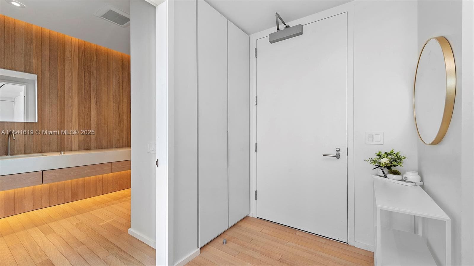 2901 Collins Ave # 1403, Miami Beach FL 33140 — 20