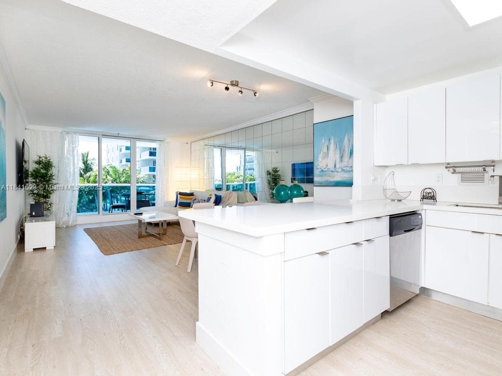 2301 Collins Ave # 625, Miami Beach FL 33139 — 10