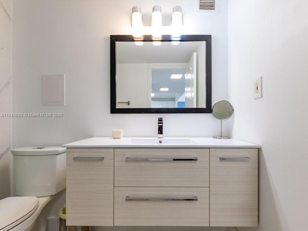 2301 Collins Ave # 625, Miami Beach FL 33139 — 15