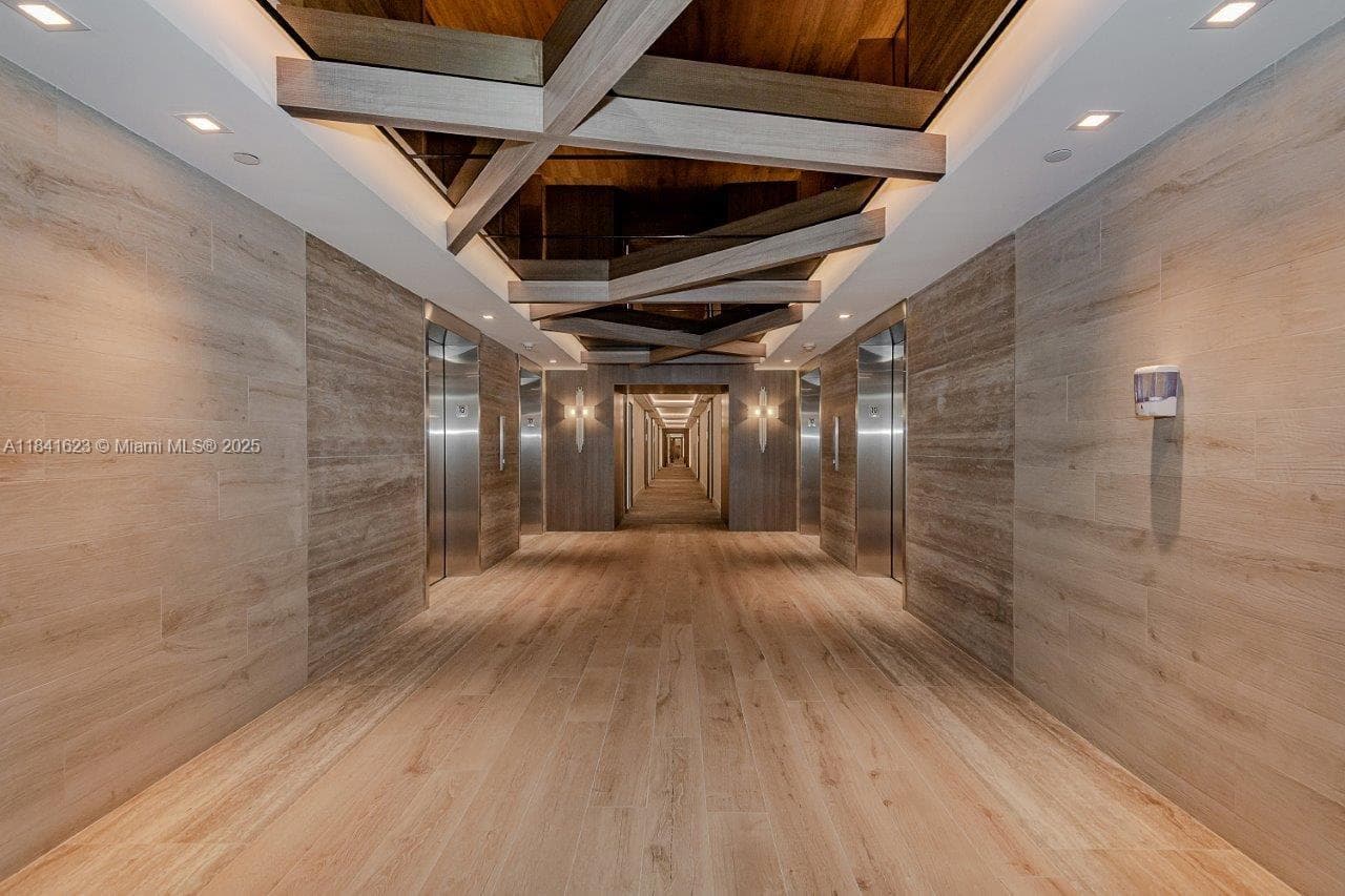 2301 Collins Ave # 625, Miami Beach FL 33139 — 21