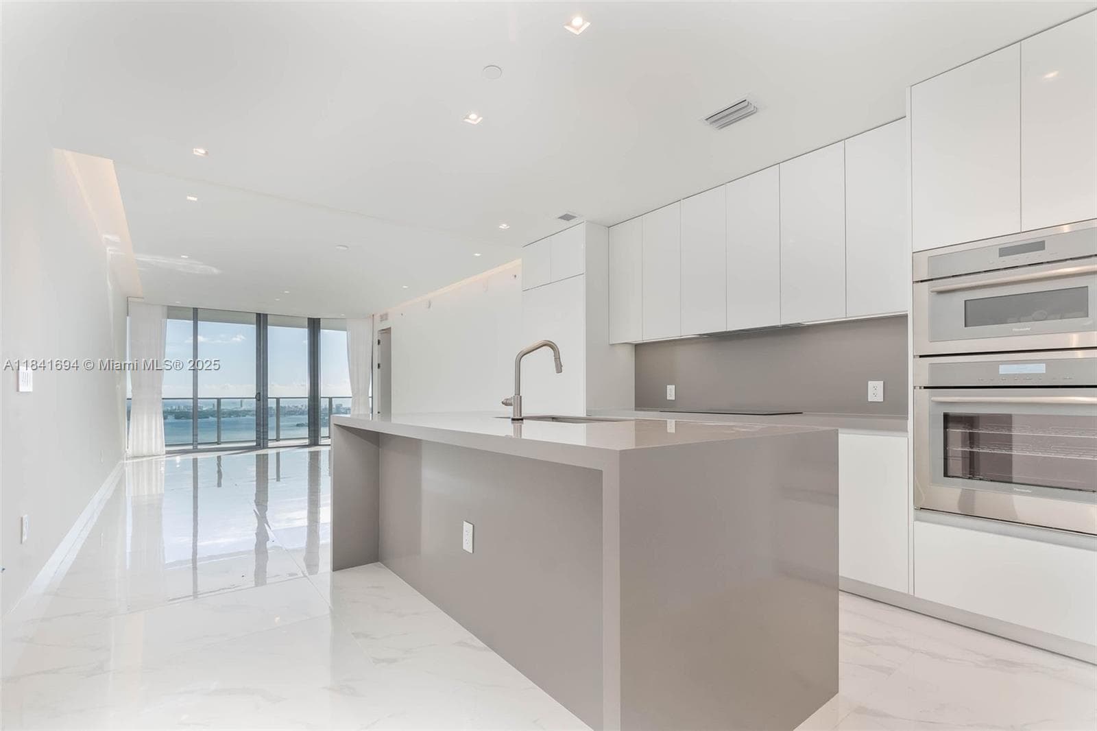 700 NE 24 ST # 5005, Miami FL 33137 — 2