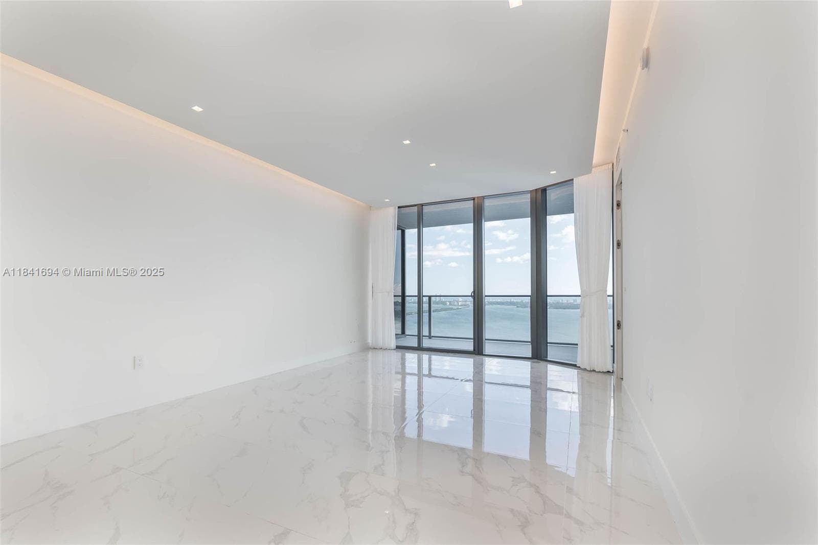 700 NE 24 ST # 5005, Miami FL 33137 — 6