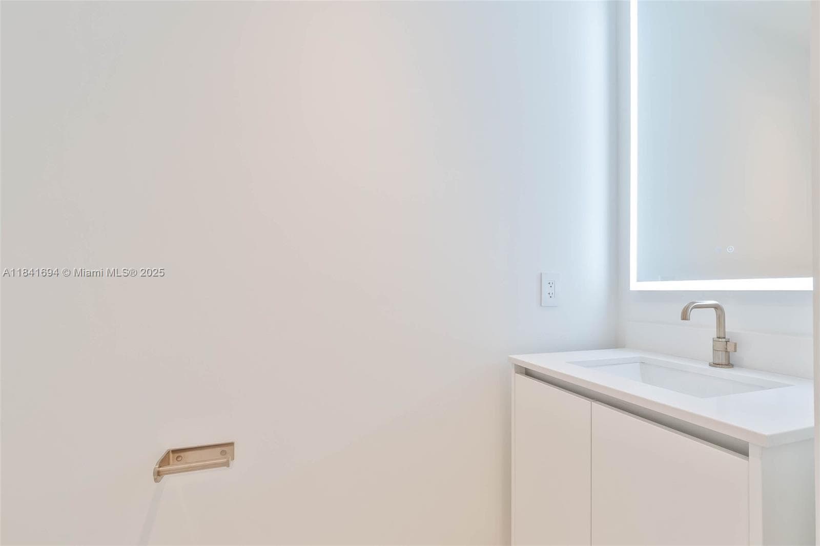 700 NE 24 ST # 5005, Miami FL 33137 — 13