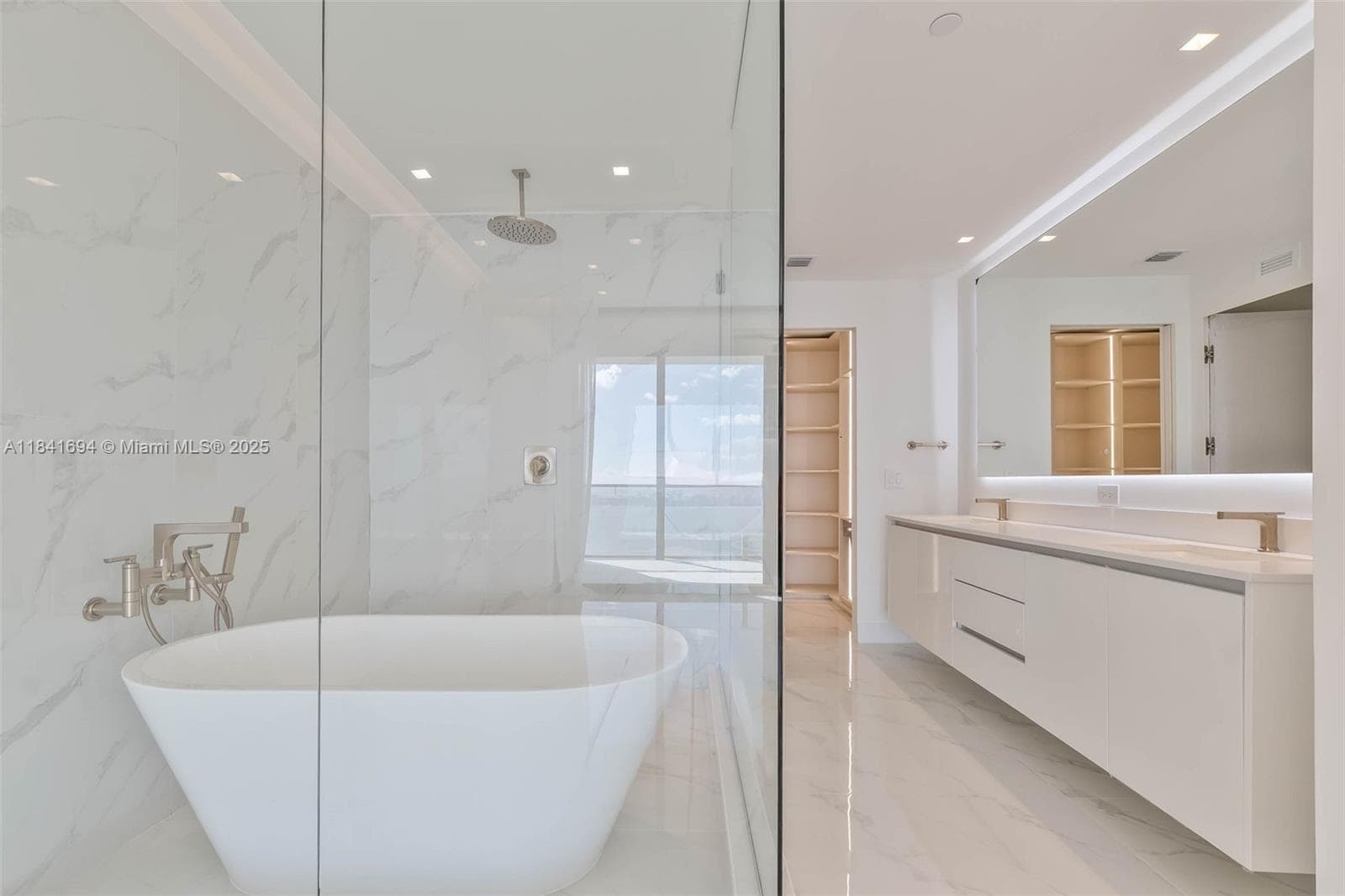 700 NE 24 ST # 5005, Miami FL 33137 — 9