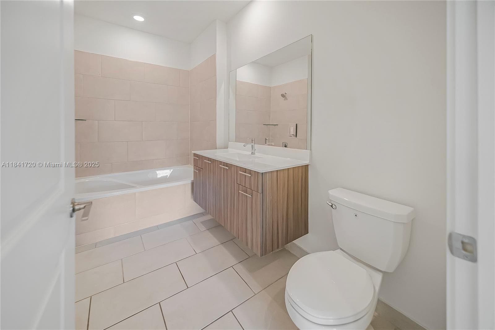 8265 NW 41st St # 202, Doral FL 33166 — 13